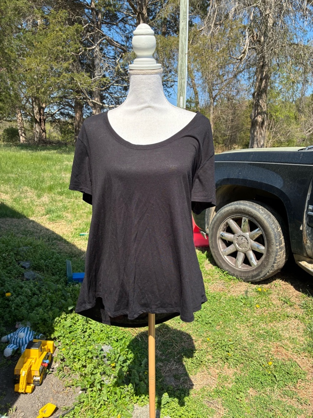 Old Navy Black Scoop Neck Short Sleeve Tee